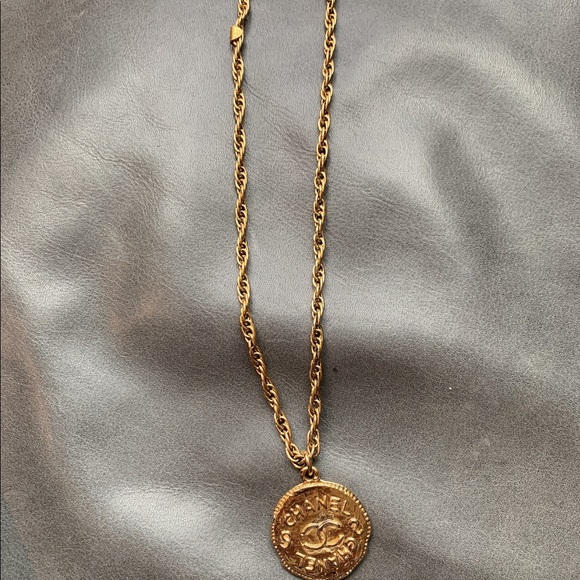 Auth CHANEL Necklace gold vintage - Picture 7 of 10